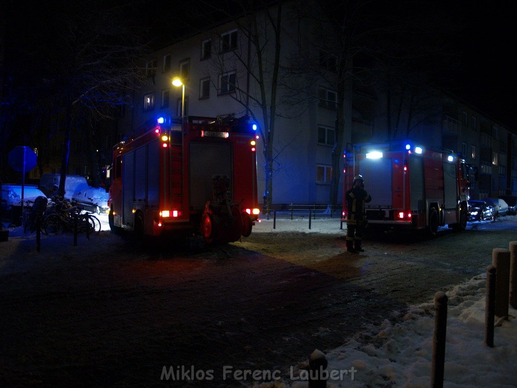 Feuer in Kueche Koeln Vingst Homarstr P699.JPG